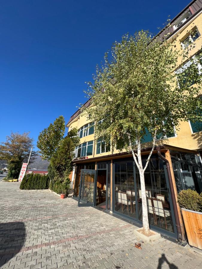 Hotel Yal Restaurant Tetovo Eksteriør billede