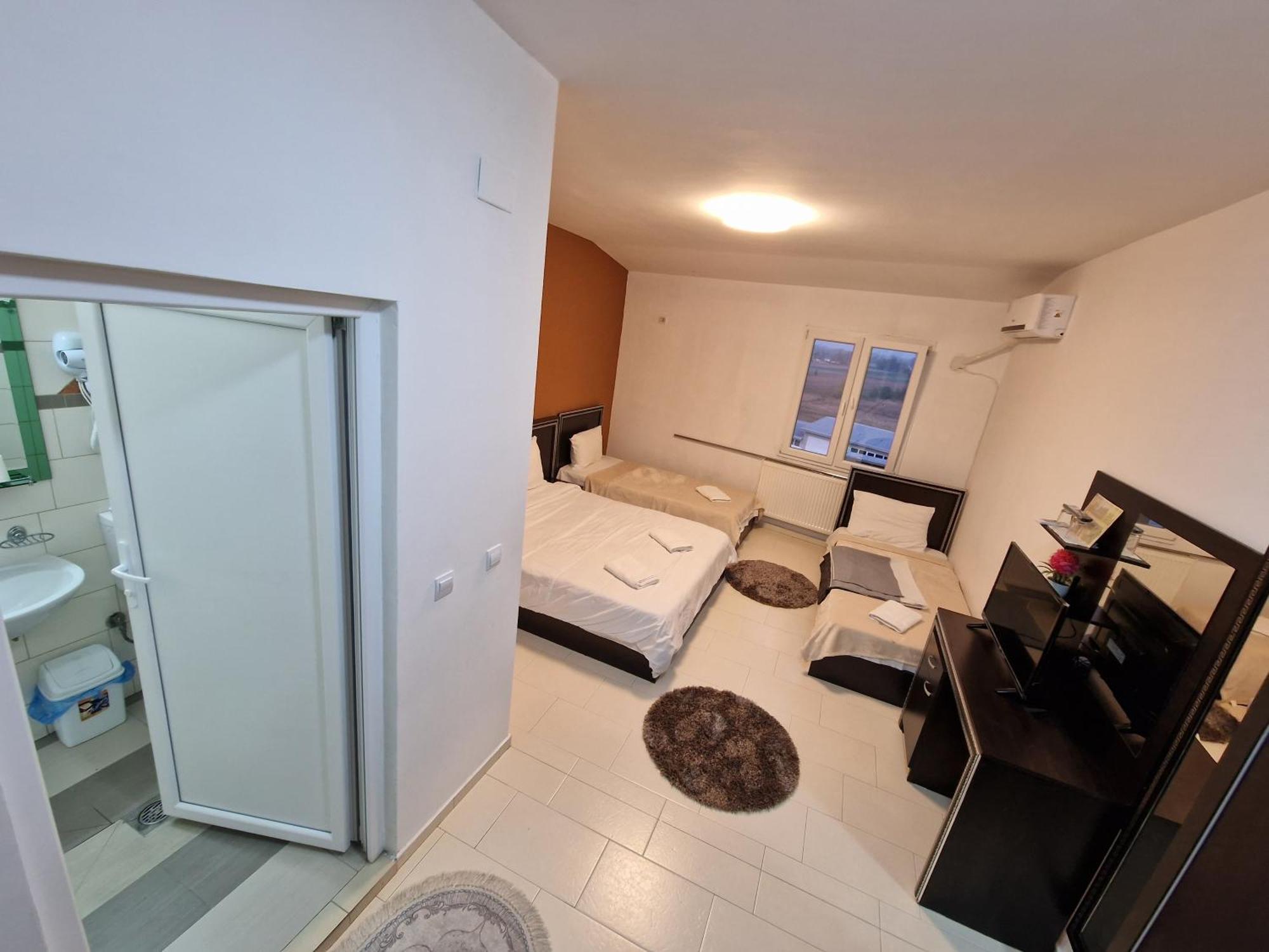 Hotel Yal Restaurant Tetovo Værelse billede