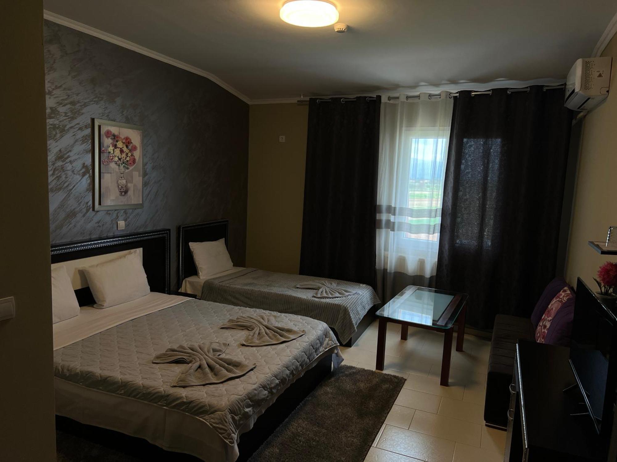 Hotel Yal Restaurant Tetovo Eksteriør billede